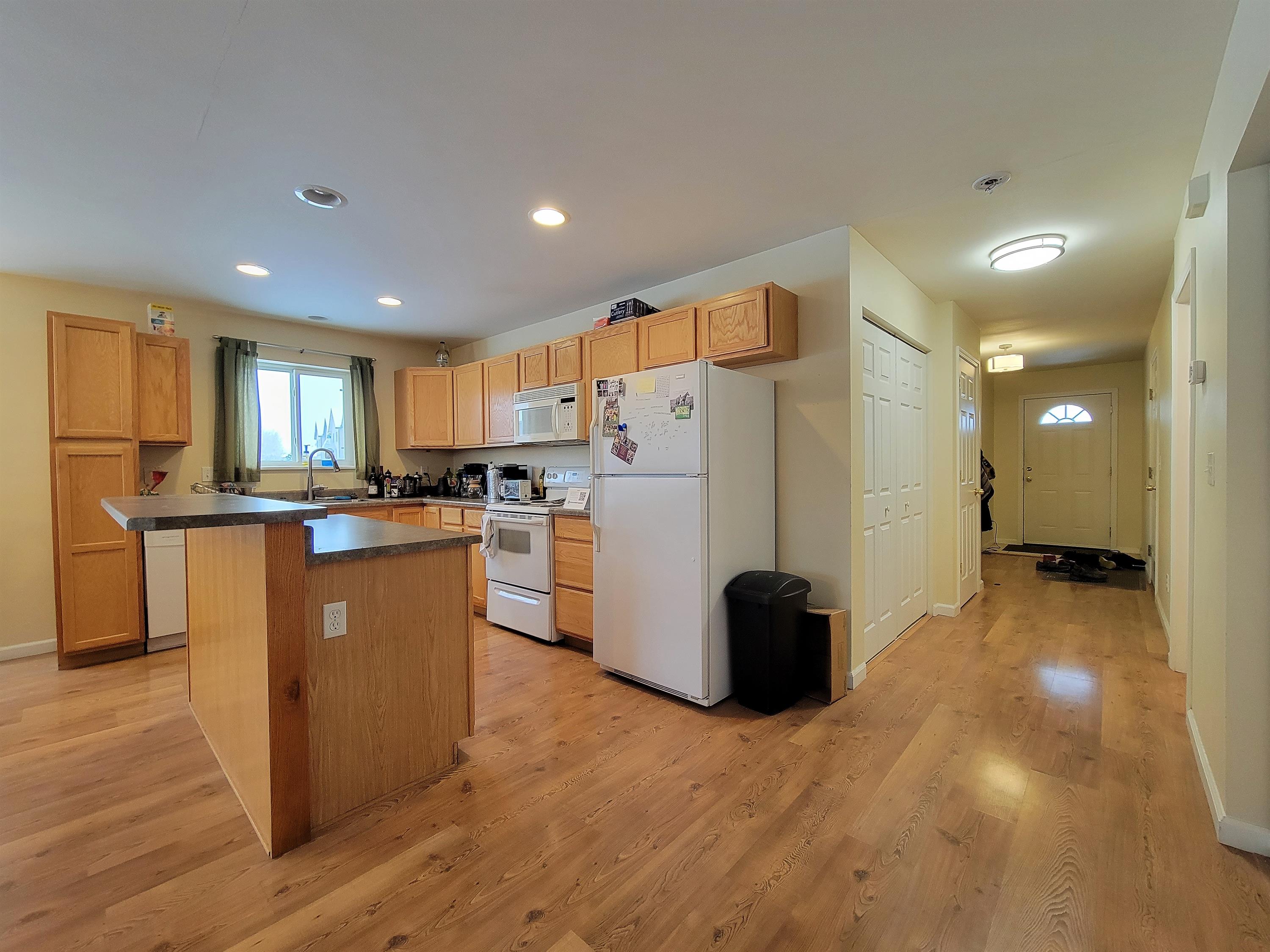 184 Droulliard Avenue